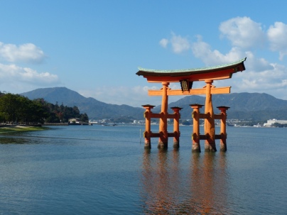 torii-gate-at-miyajima